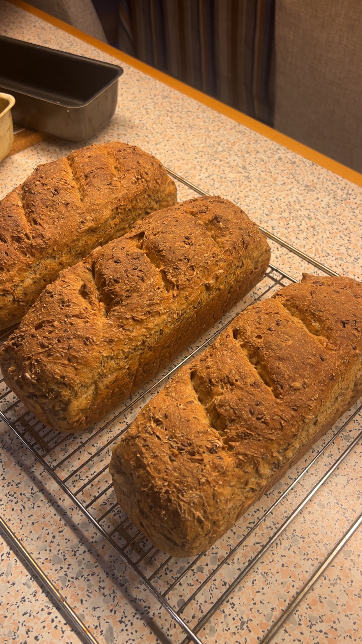 Nybakte brød